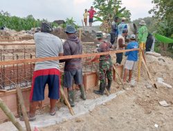 TNI dan Warga Bahu-Membahu, Pembangunan Jembatan Gantung di Nglebur Blora Masuki Tahap Pengecoran   