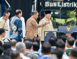 Presiden Prabowo Resmikan Pabrik Kendaraan Listrik di Magelang, Dorong Pemerintah Daerah Beli Produk Dalam Negeri