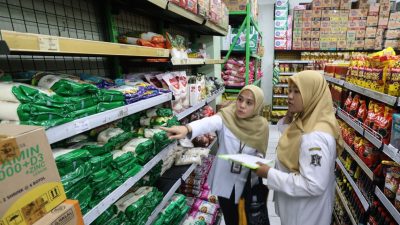Harga Plastik Naik 30-60 Persen, Pemkot Surabaya Dorong UMKM Ganti Kemasan