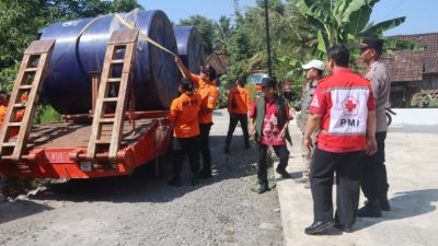 BPBD Semarang Pasang Tandon Air Antisipasi Kekeringan