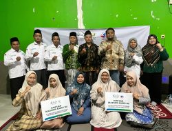 NU CARE-LAZISNU MWCNU Kedamean Salurkan Beasiswa Kader NU Rp112,3 Juta