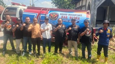 Squad Nusantara Blora Salurkan 15 Tangki Air Bersih untuk Warga Terdampak Kekeringan di Randublatung