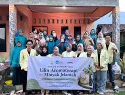 Eco Candle: Olah Minyak Jelantah Jadi Peluang Usaha, Mahasiswa PPG UNNES Berdayakan Ibu PKK
