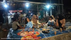 Malam Minggu Ramai Pengunjung, UMKM di Perbatasan Jateng–Jatim Jadi Jujugan Kuliner Murah dan Enak